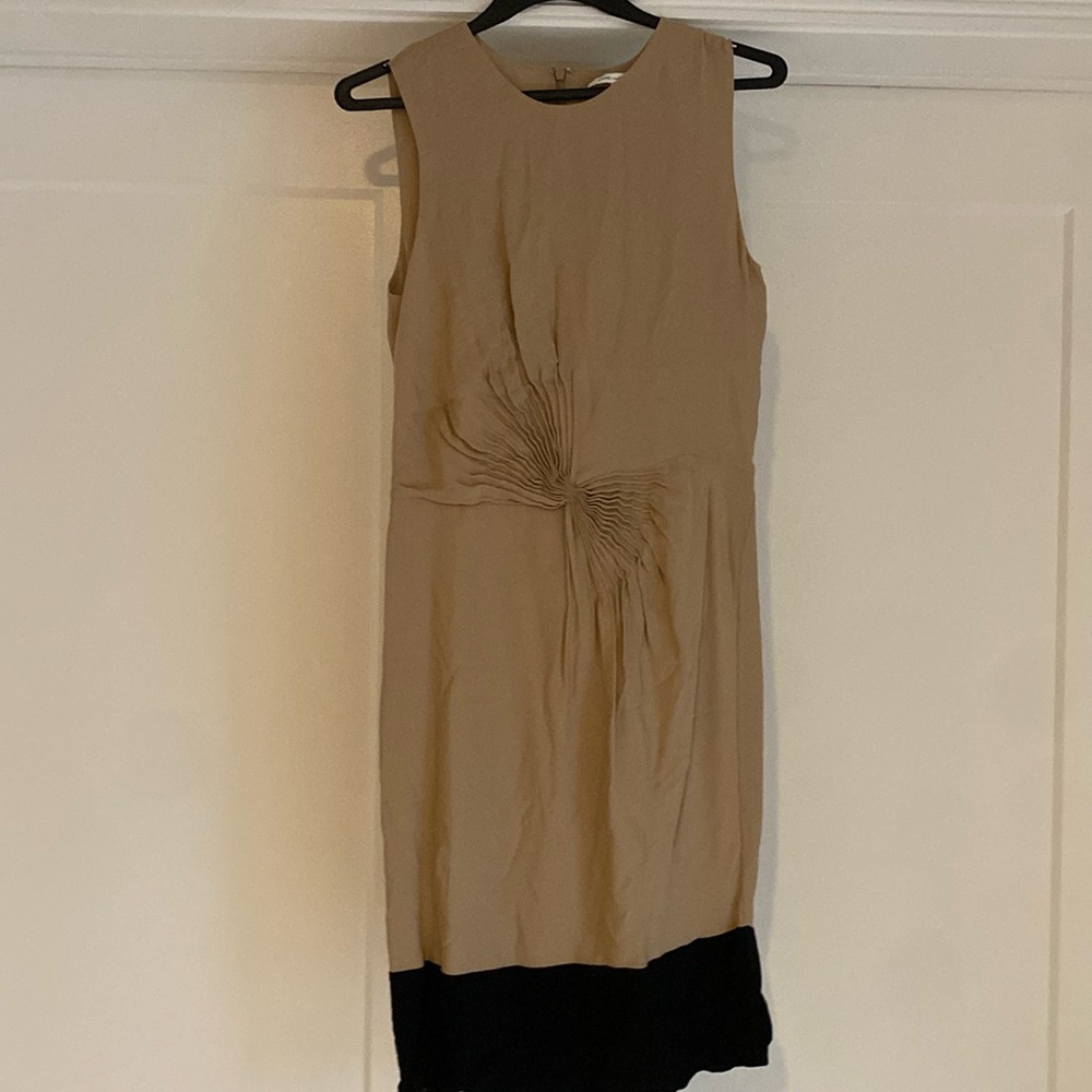 DVF 100%Silk dress. Sexy sexy sophisticated